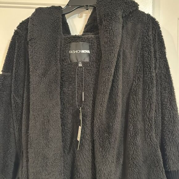 Fashion Nova hooded faux fur jacket, NWT - Picture 5 of 7